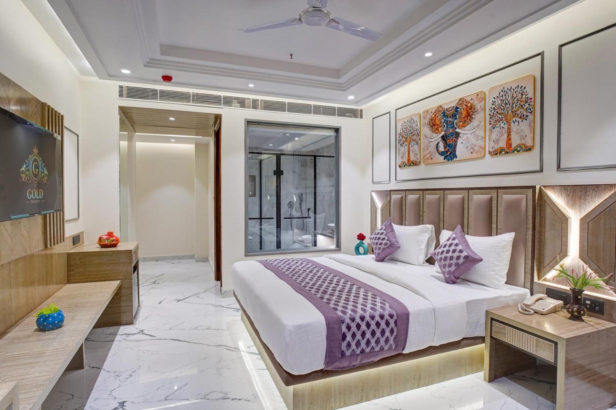 Newly Built Gold The Royal With Rooftop Restaurant - 2Mins Walk From New Delhi Rail Station & 5Mins From Connaught Place Exterior foto