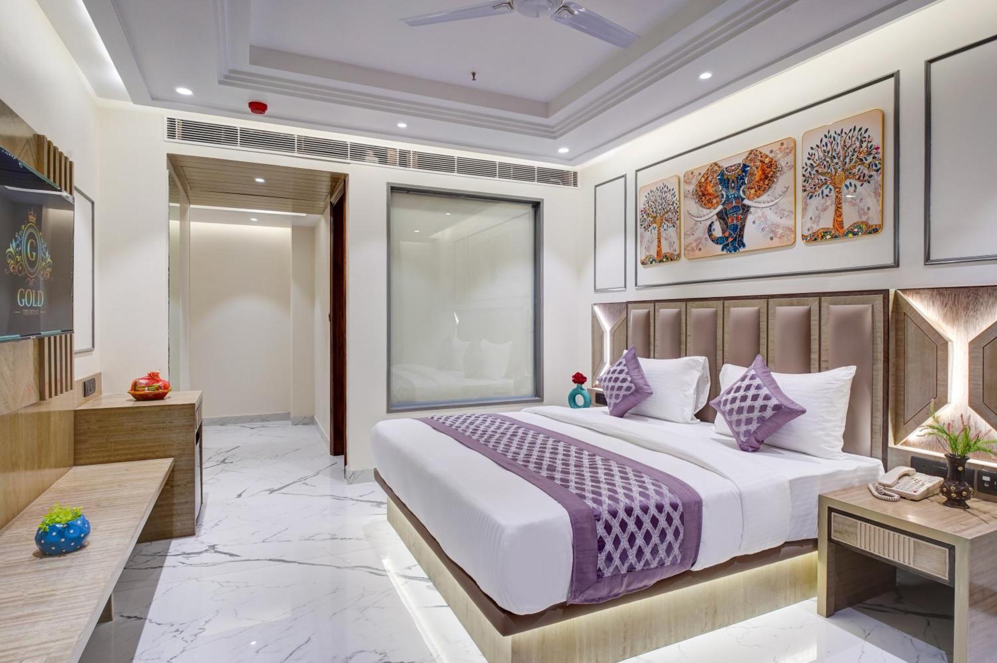 Newly Built Gold The Royal With Rooftop Restaurant - 2Mins Walk From New Delhi Rail Station & 5Mins From Connaught Place Exterior foto
